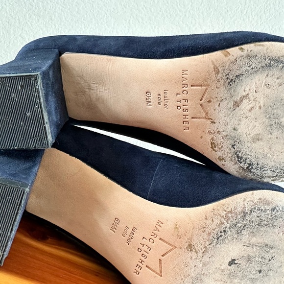 Marc Fisher Zala navy suede block heel pump - Picture 7 of 8